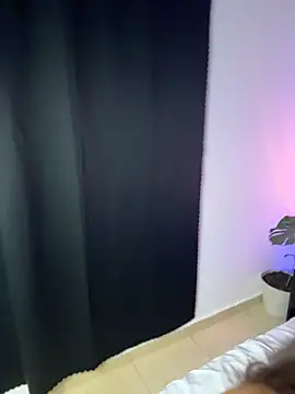 lurosscy online show from February 2026 01:11:01 AM