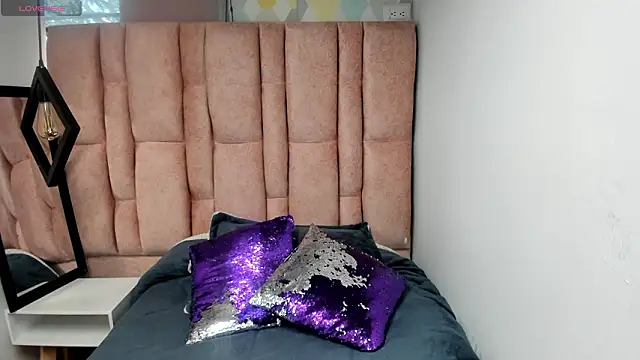 Issa Milf   online show from February 2026 01:02:01 PM