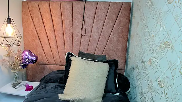 Issa Milf   online show from November 2025 01:04:02 PM