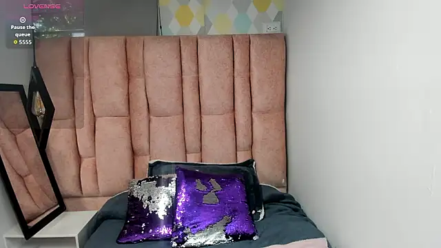 Issa Milf   online show from February 2026 01:11:02 PM