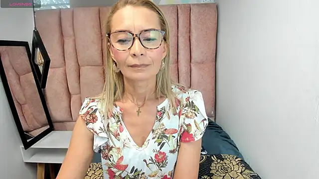 Issa Milf   online show from February 2026 01:22:02 PM