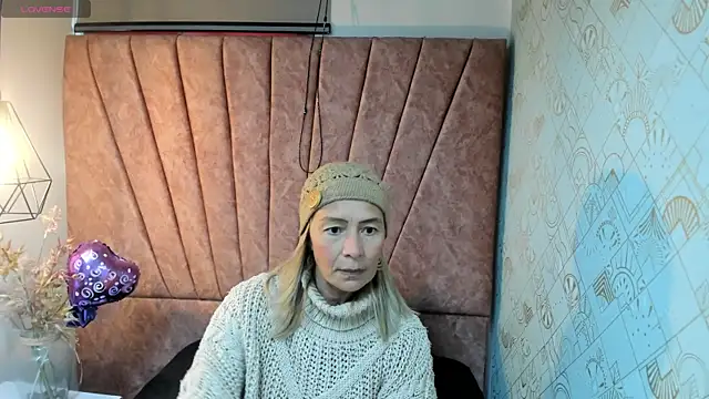 Snapshot of Issa_Milf__ chatting on October 2025 12:06:01 PM Issa Milf online show from October 2025 12:06:01 PM