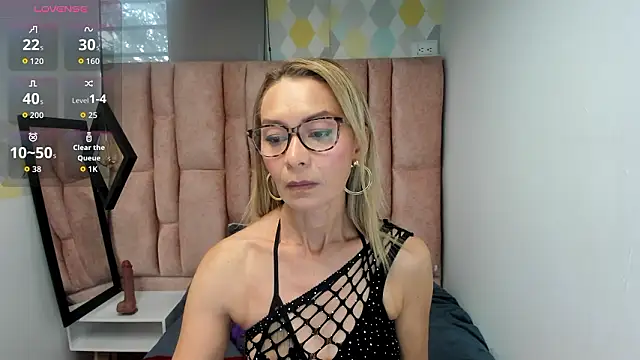 Issa Milf   online show from March 2026 01:19:02 PM