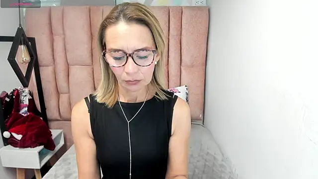 Issa Milf   online show from April 2026 01:27:01 PM