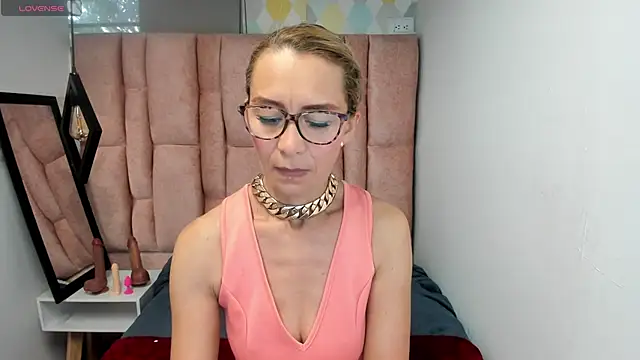 Issa Milf   online show from March 2026 01:22:01 PM