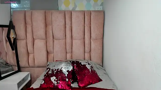 Issa Milf   online show from April 2026 01:24:02 PM