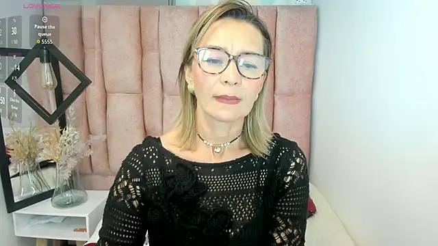 Issa Milf   online show from May 2026 01:32:02 PM