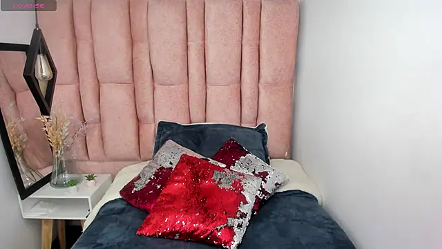 Issa Milf   online show from May 2026 01:29:01 PM