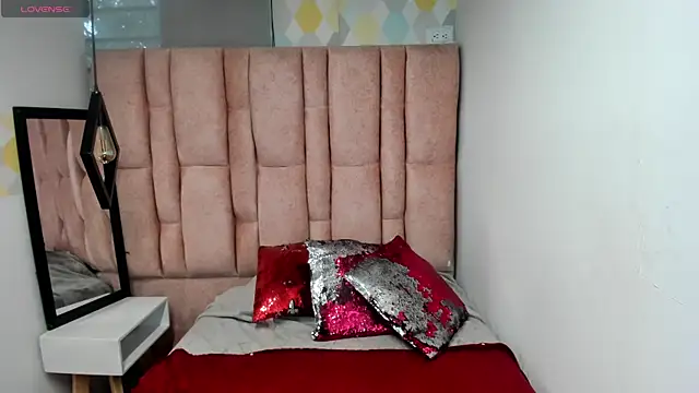 Issa Milf   online show from April 2026 01:37:01 PM