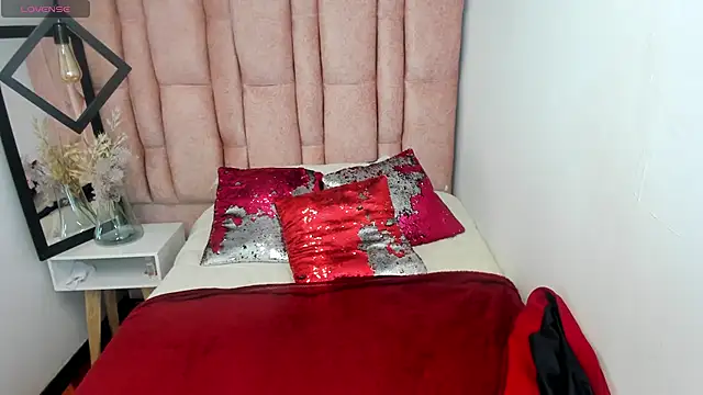 Issa Milf   online show from May 2026 01:28:02 PM