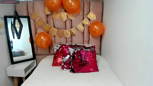 Issa Milf   online show from March 2026 01:44:01 PM