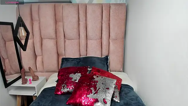 Issa Milf   online show from May 2026 01:36:01 PM