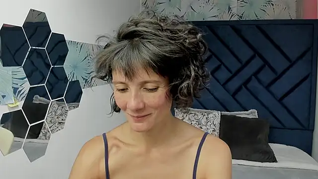 Snapshot of Valery_More__ chatting on November 2025 03:16:02 PM Valery More online show from November 2025 03:16:02 PM