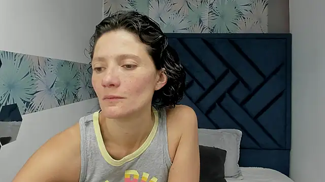 Snapshot of Valery_More__ chatting on November 2025 12:20:02 PM Valery More online show from November 2025 12:20:02 PM