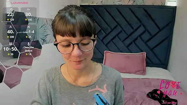 Snapshot of Valery_More__ chatting on June 2026 01:27:01 PM Valery More online show from June 2026 01:27:01 PM