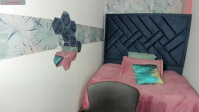 Valery More   online show from February 2026 01:12:01 PM