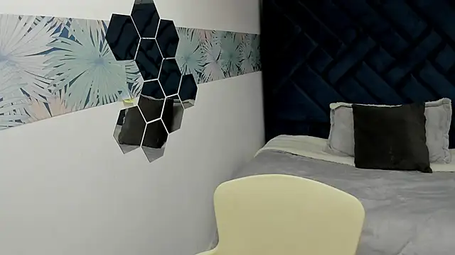 Snapshot of Valery_More__ chatting on November 2025 12:37:01 PM Valery More online show from November 2025 12:37:01 PM