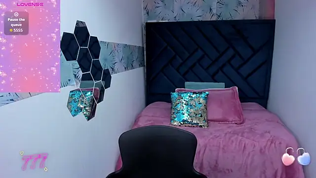 Valery More   online show from April 2026 01:07:02 PM