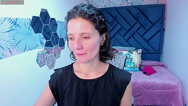 Snapshot of Valery_More__ chatting on May 2026 01:14:01 PM Valery More online show from May 2026 01:14:01 PM
