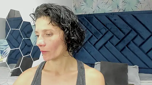 Snapshot of Valery_More__ chatting on November 2025 01:22:02 PM Valery More online show from November 2025 01:22:02 PM