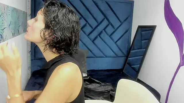 Valery More   online show from October 2025 03:35:02 PM