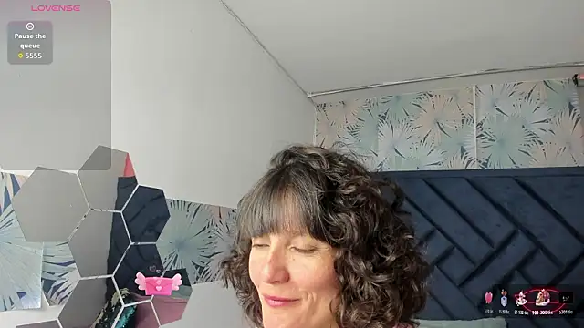 Valery More   online show from February 2026 01:13:01 PM