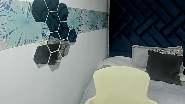 Snapshot of Valery_More__ chatting on October 2025 01:08:01 PM Valery More online show from October 2025 01:08:01 PM