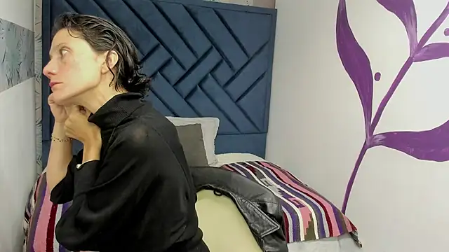 Snapshot of Valery_More__ chatting on November 2025 12:20:02 PM Valery More online show from November 2025 12:20:02 PM