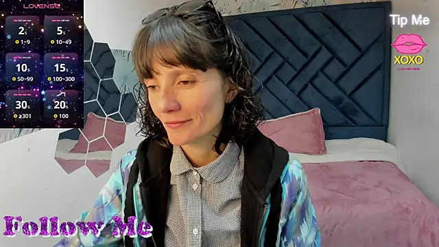 Snapshot of Valery_More__ chatting on July 2026 12:28:01 PM Valery More online show from July 2026 12:28:01 PM