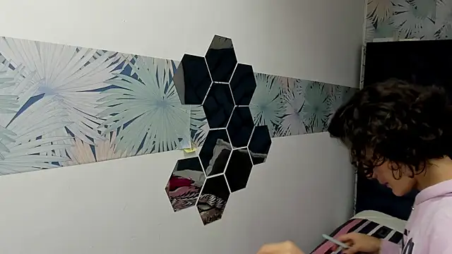 Snapshot of Valery_More__ chatting on November 2025 12:09:02 PM Valery More online show from November 2025 12:09:02 PM