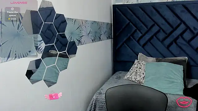 Valery More   online show from February 2026 02:05:01 PM