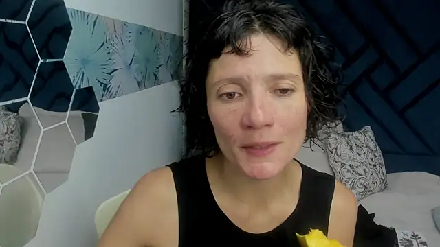 Valery More   online show from October 2025 12:07:01 PM