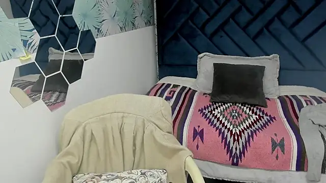 Snapshot of Valery_More__ chatting on November 2025 12:09:02 PM Valery More online show from November 2025 12:09:02 PM