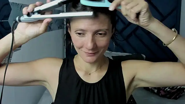 Snapshot of Valery_More__ chatting on November 2025 12:10:02 PM Valery More online show from November 2025 12:10:02 PM