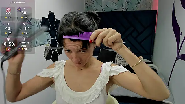 Snapshot of Valery_More__ chatting on December 2025 12:17:02 PM Valery More online show from December 2025 12:17:02 PM