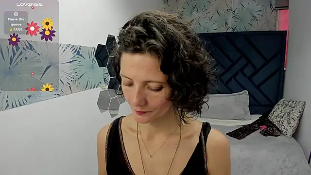 Snapshot of Valery_More__ chatting on December 2025 12:29:01 PM Valery More online show from December 2025 12:29:01 PM