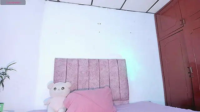 Mila 1wood online show from April 2026 01:36:01 PM