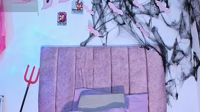 Snapshot of Mila_1wood chatting on October 2025 12:38:02 PM Mila 1wood online show from October 2025 12:38:02 PM