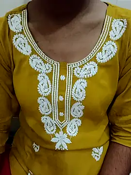 Snapshot of Meenu_rani6 chatting on October 2025 07:11:01 AM Meenu rani6 online show from October 2025 07:11:01 AM