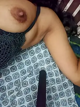 Snapshot of Meenu_rani6 chatting on October 2025 10:43:02 PM Meenu rani6 online show from October 2025 10:43:02 PM