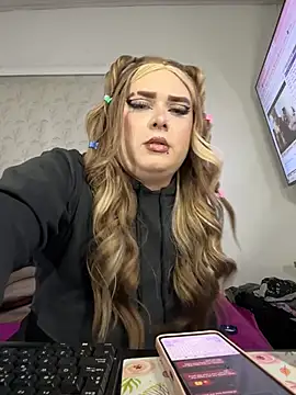 Redvelvett22 online show from October 2025 07:16:02 AM