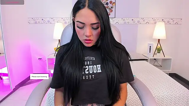 AndreaG  online show from November 2025 08:31:02 PM