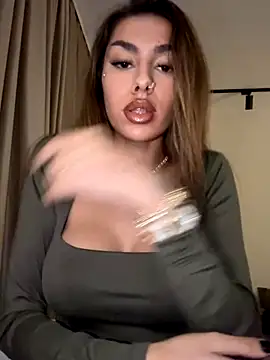 Candy flippp online show from October 2025 05:46:02 PM