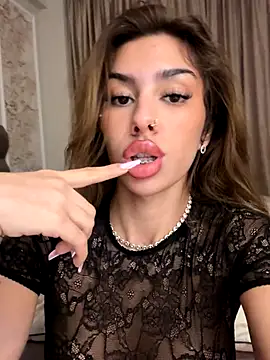 Candy flippp online show from October 2025 03:13:02 PM