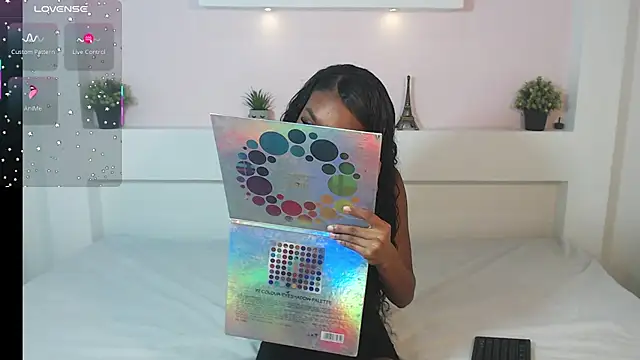 ZaraBlaze22 online show from October 2025 12:28:01 PM
