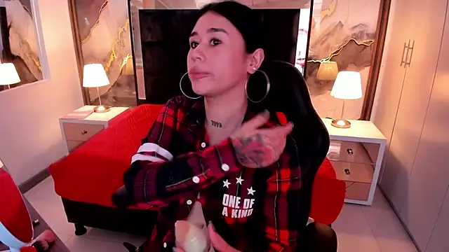 SusanVilla online show from November 2025 07:36:01 PM