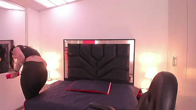 SusanVilla online show from November 2025 07:41:02 PM