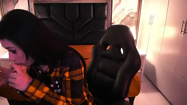 SusanVilla online show from November 2025 08:19:01 PM