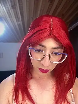 Snapshot of NICOLLE__12 chatting on May 2026 04:32:02 AM NICOLLE 12 online show from May 2026 04:32:02 AM