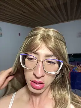 NICOLLE  12 online show from November 2025 08:53:02 PM